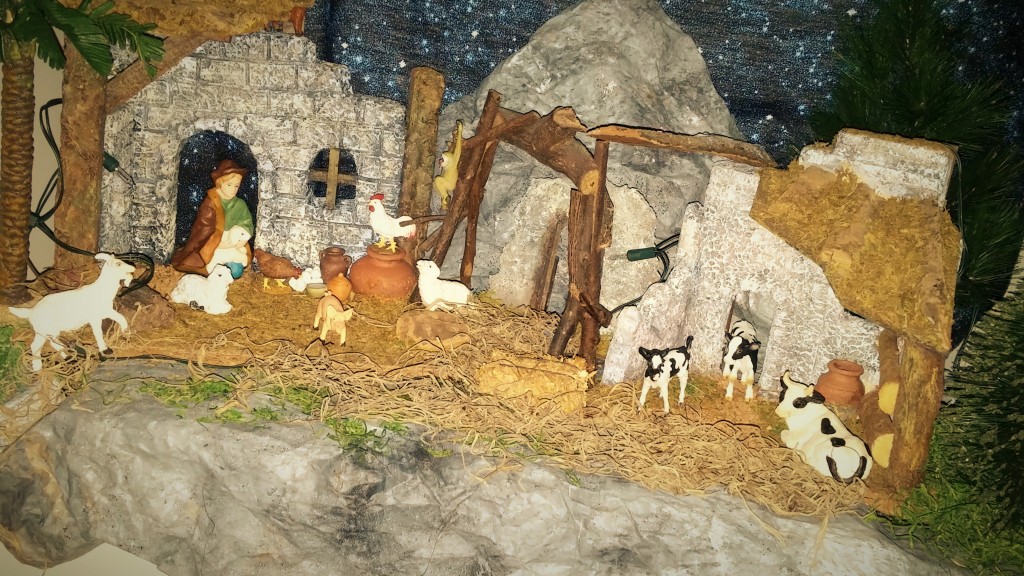 How to set up a devotional Nativity Scene - Magnificat Media | Creation ...